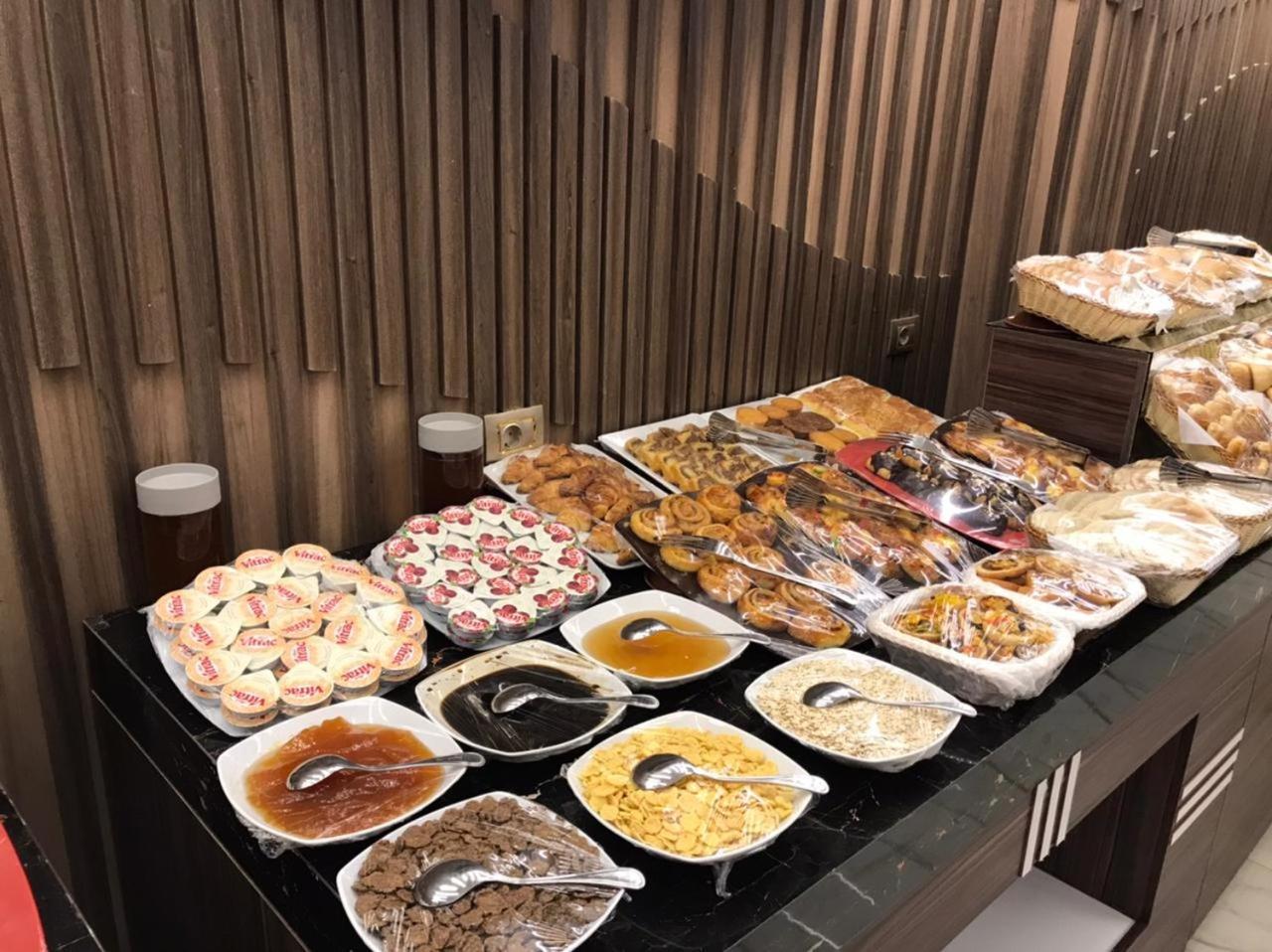 El Mesaadya Hotel Кайро Екстериор снимка